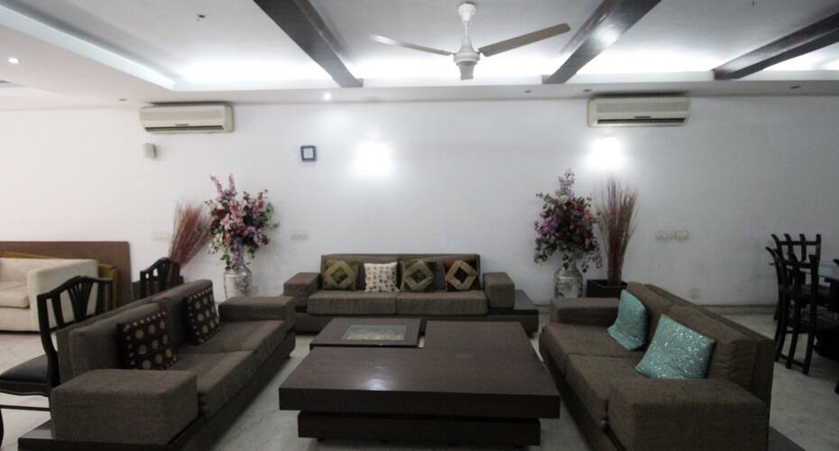 TG Stays Mathura Road, New Delhi 3